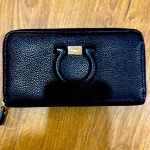 Ferragamo Gancino City Zip Wallet